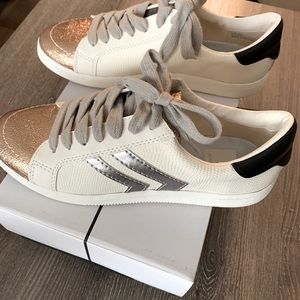 NEW in Box Dolce Vita Stella Sneakers Low